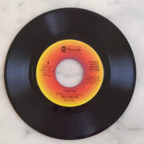 Vintage 1977 The Floaters: Everything Happens for A Reason and Float On. - Picture 2 of 2